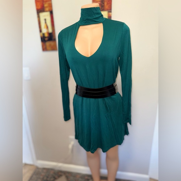 37) NWT FOREVER 21 Green Cut Out Long Sleeve Mini Dress Size L - Picture 2 of 6